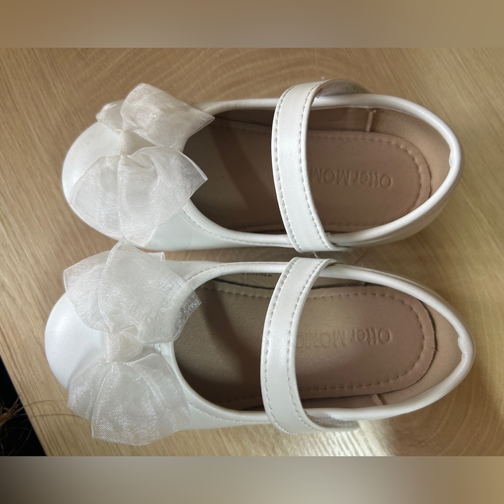 Otter MOMO toddler size 7 flower girl, ballerina, flats white, dress party shoes
